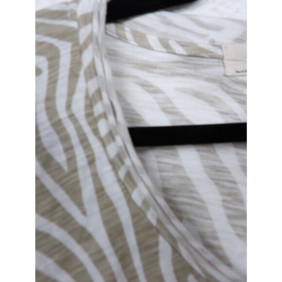 NWT Anthropologie T.La Lars Classic V-Neck Animal Print Small Lightweight Tshirt - Picture 9 of 10